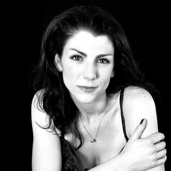 Meet your Posher, Kira - Picture 1 of 5